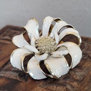 Vintage Coro White Enamel Flower Brooch